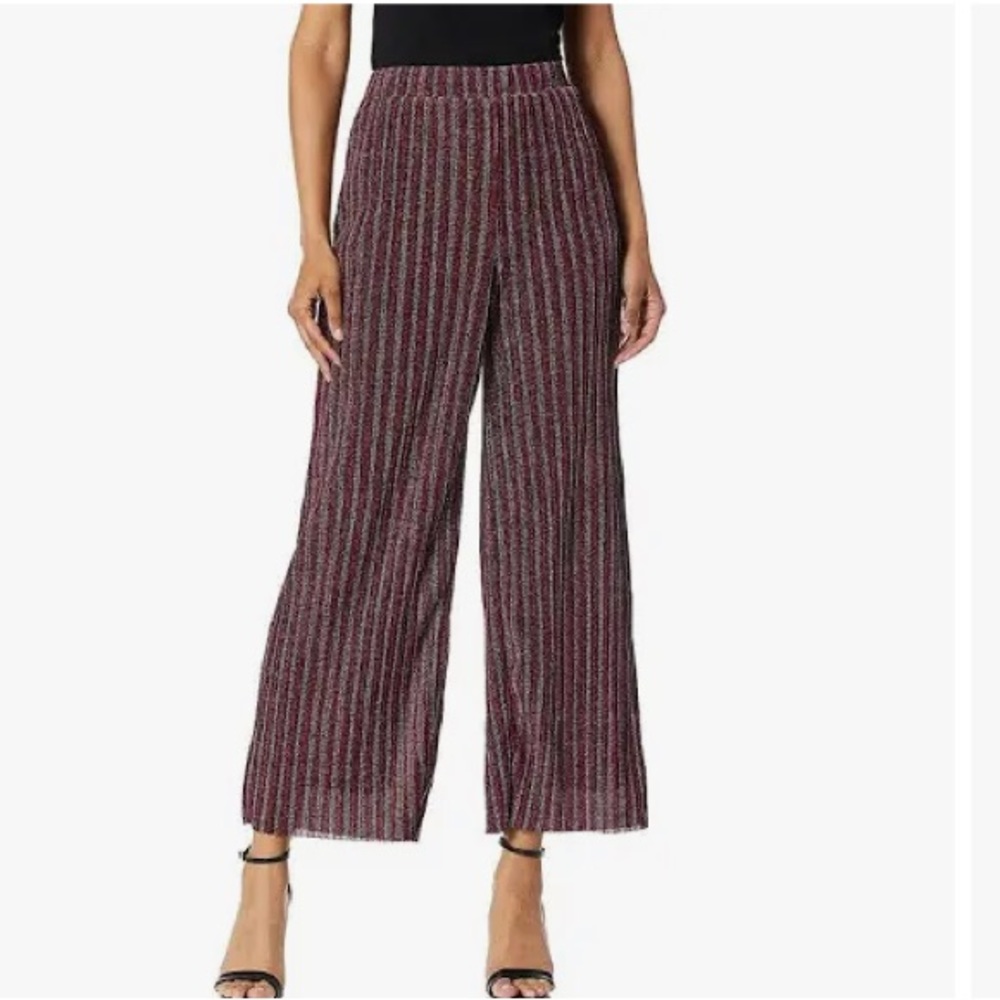 HUGE BLOWOUT SALE 2/$20 🥳🥳ECI Mew York glittery pants